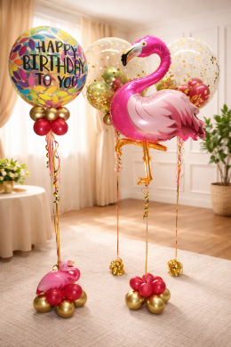 Flamingo mit verschiedenen Ballons